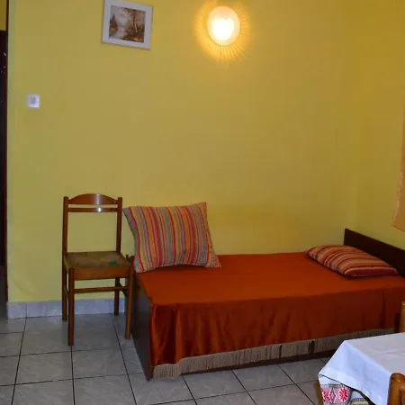 Mira 1210 Guest house