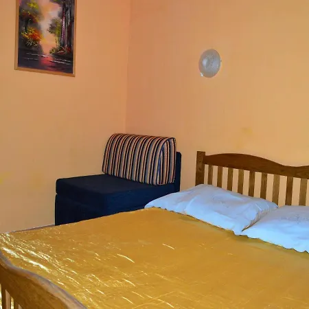 Guest house Mira 1210 Bibinje